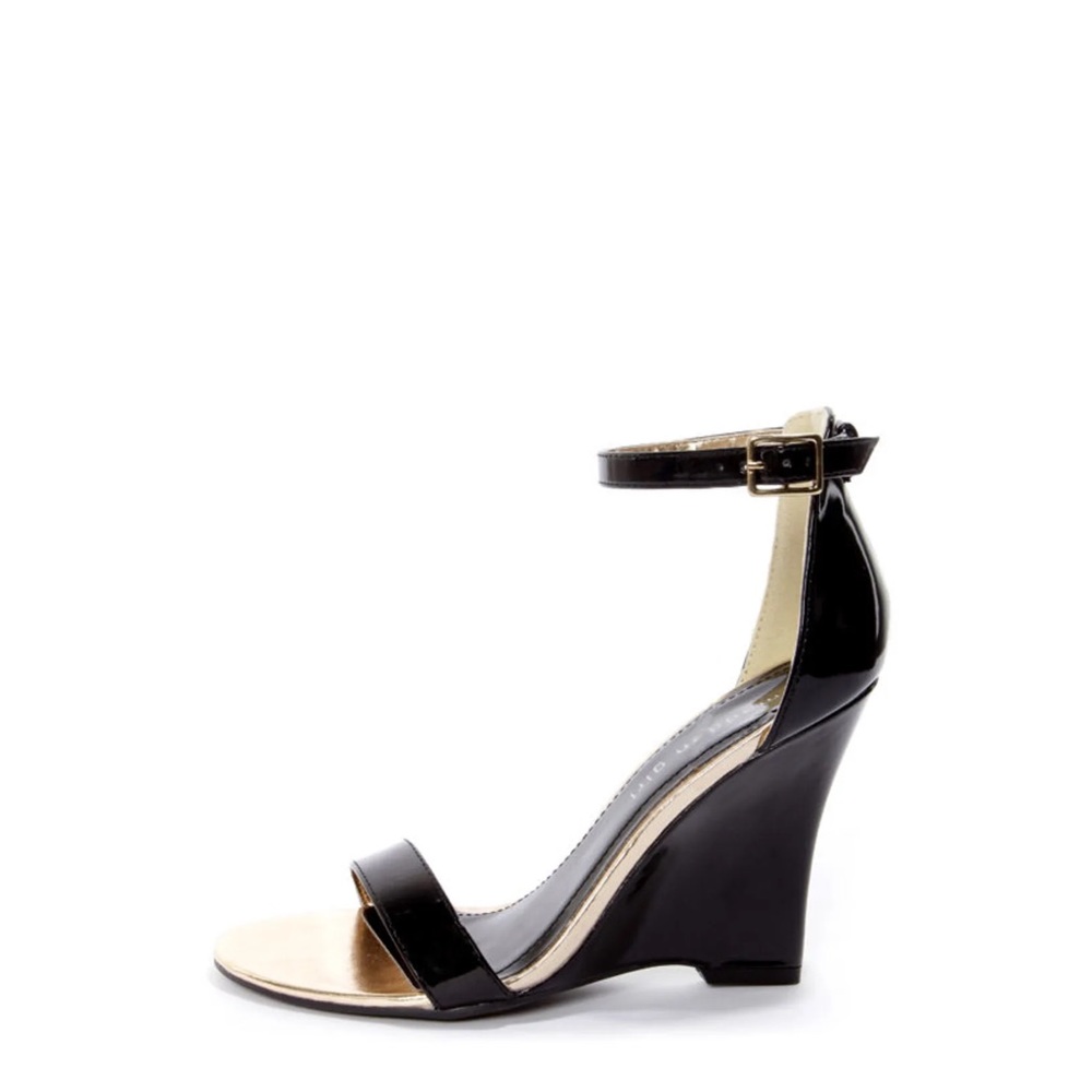 🥳 MADDEN GIRL 🥳  BLACK PATENT WEDGE SANDALS. Size 8.5. NIB